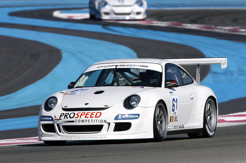 Illustration for article titled 2009 FIA GT Racers Trot Out For Spring Testing In France